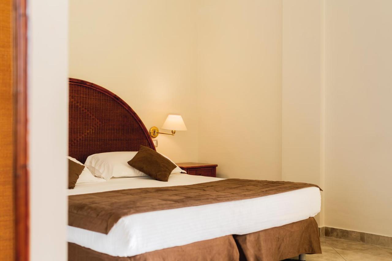 Apulia Hotel Taranto Ara Solis Лидо-Аззурро Экстерьер фото