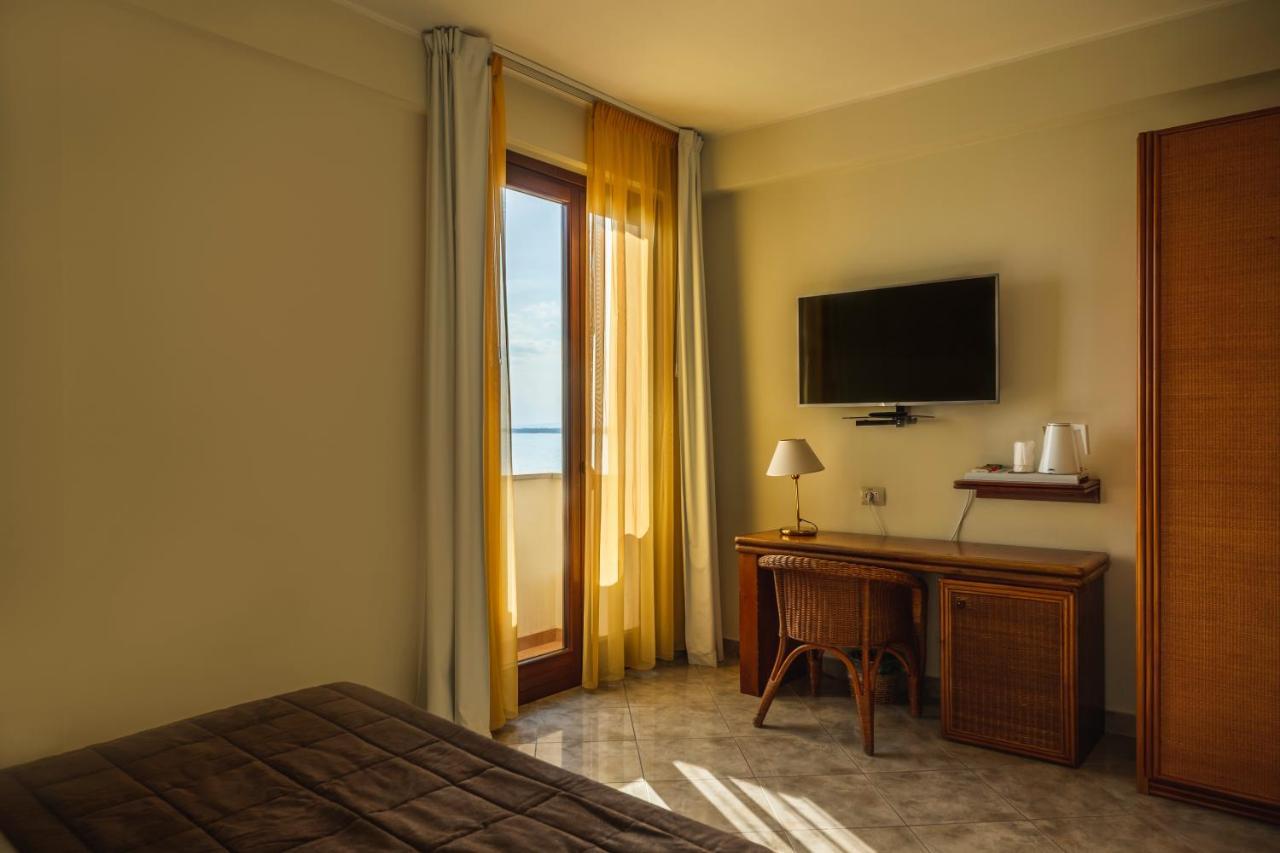 Apulia Hotel Taranto Ara Solis Лидо-Аззурро Экстерьер фото