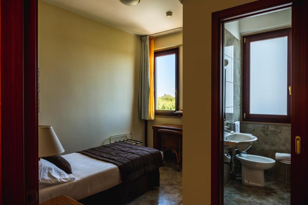 Apulia Hotel Taranto Ara Solis Лидо-Аззурро Экстерьер фото