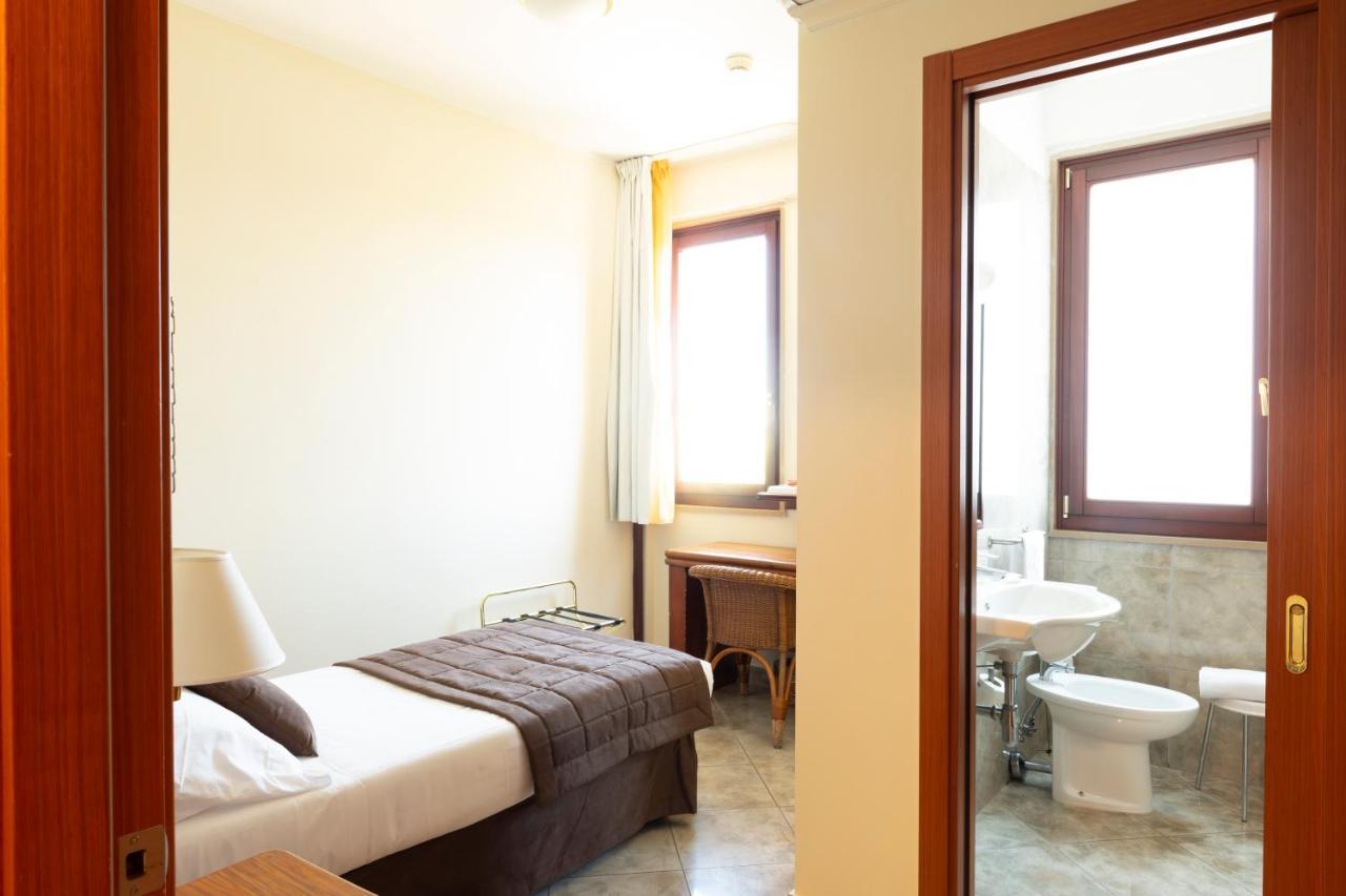 Apulia Hotel Taranto Ara Solis Лидо-Аззурро Экстерьер фото