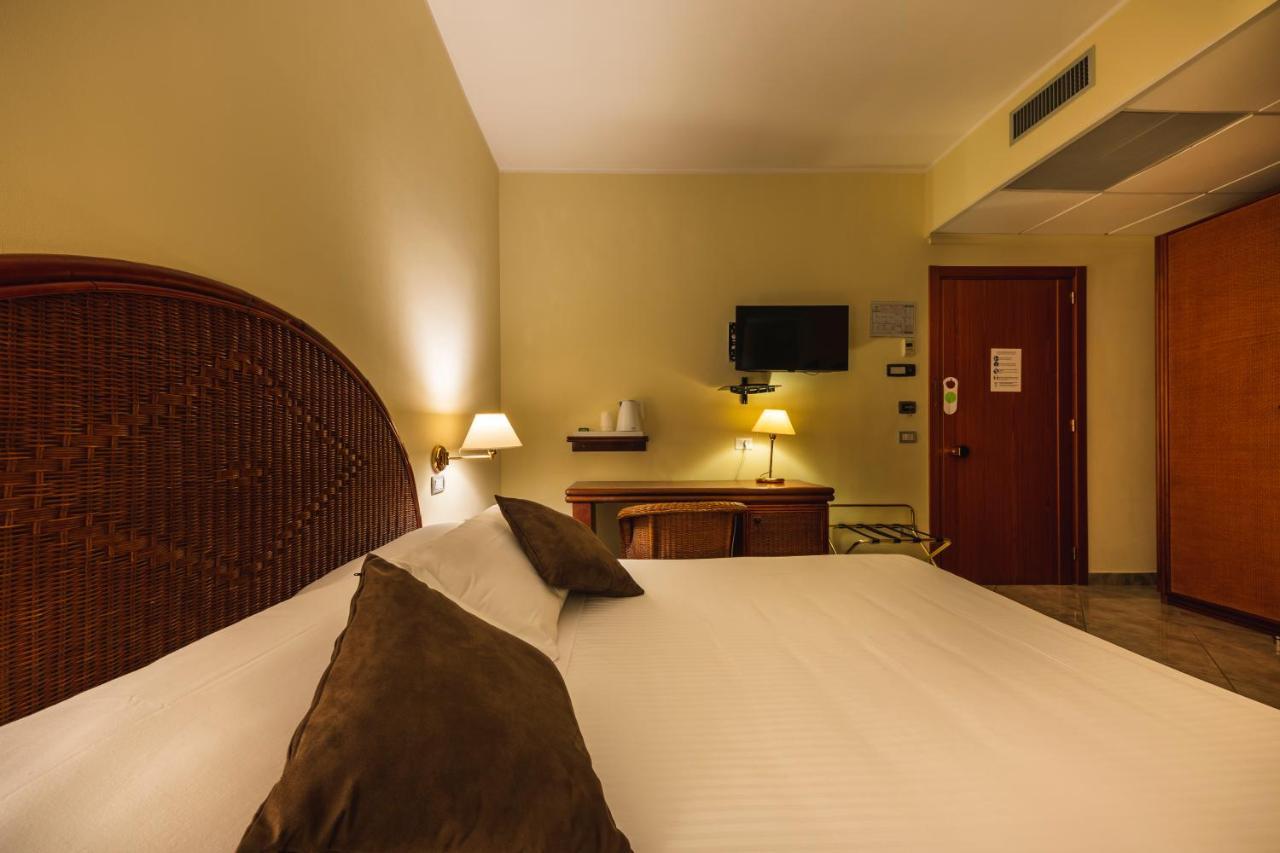 Apulia Hotel Taranto Ara Solis Лидо-Аззурро Экстерьер фото