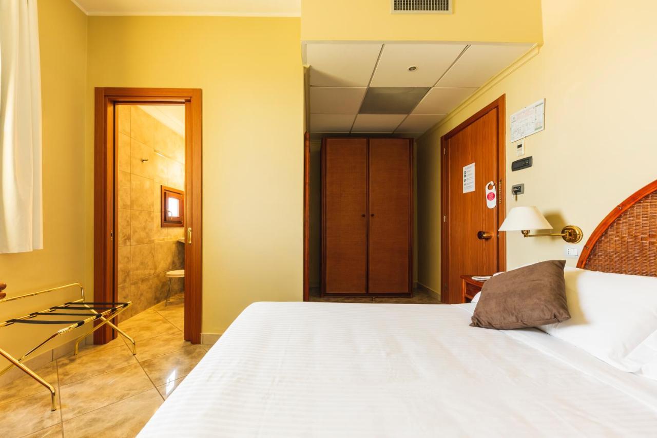 Apulia Hotel Taranto Ara Solis Лидо-Аззурро Экстерьер фото