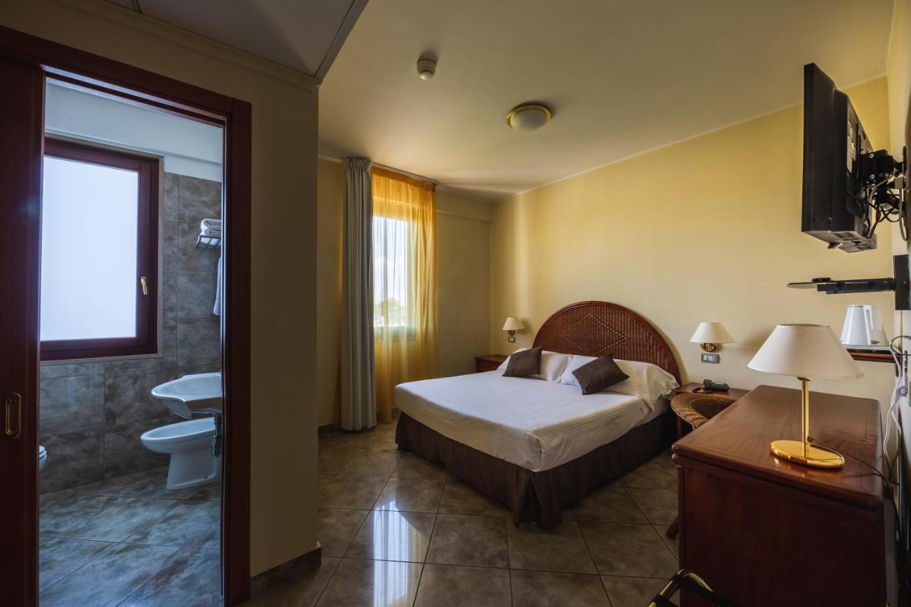 Apulia Hotel Taranto Ara Solis Лидо-Аззурро Экстерьер фото