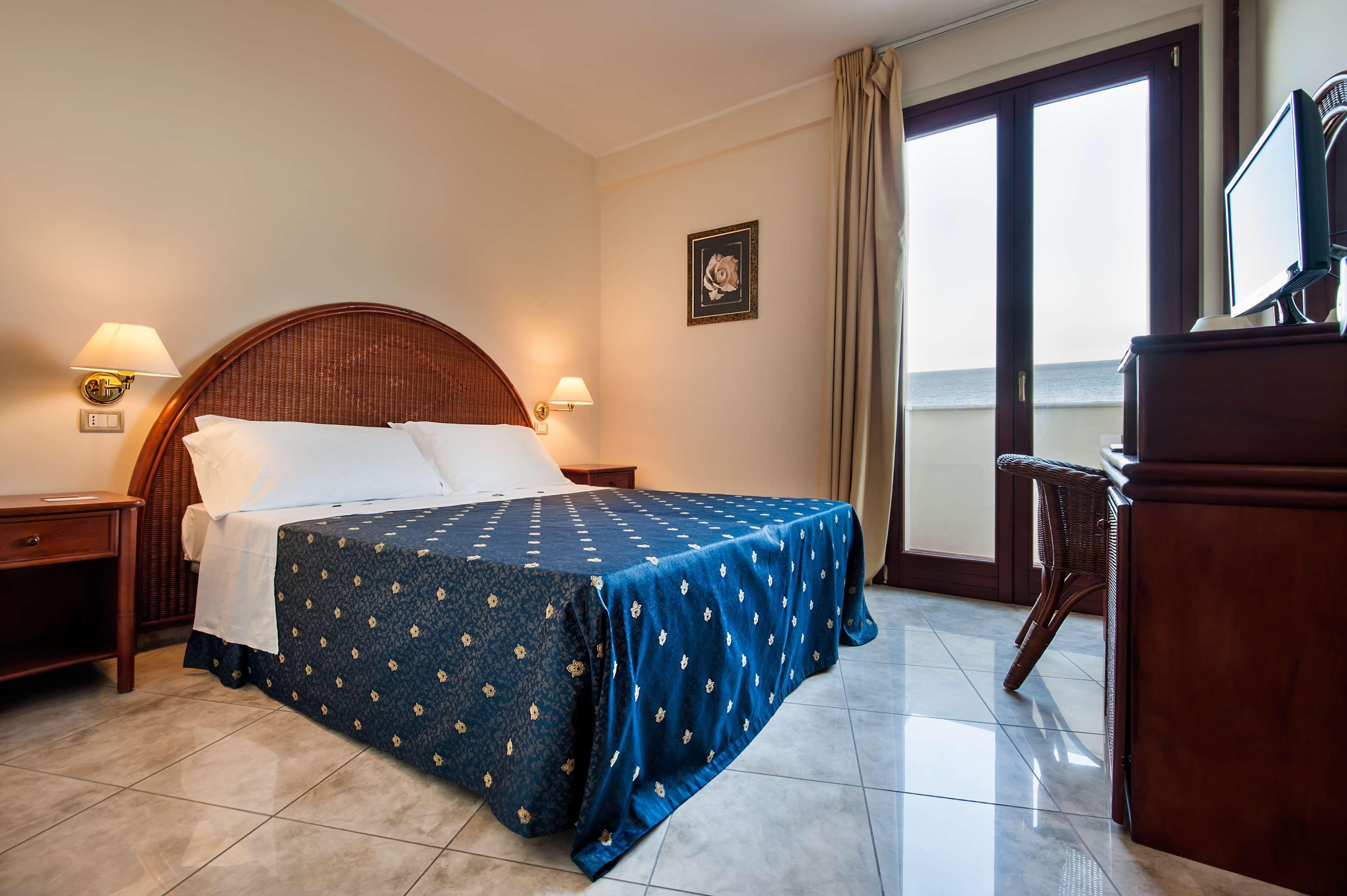 Apulia Hotel Taranto Ara Solis Лидо-Аззурро Экстерьер фото